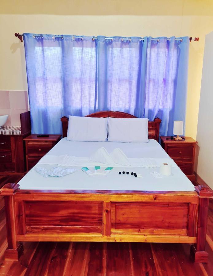 La-Familia Guest House Siquijor Eksteriør billede